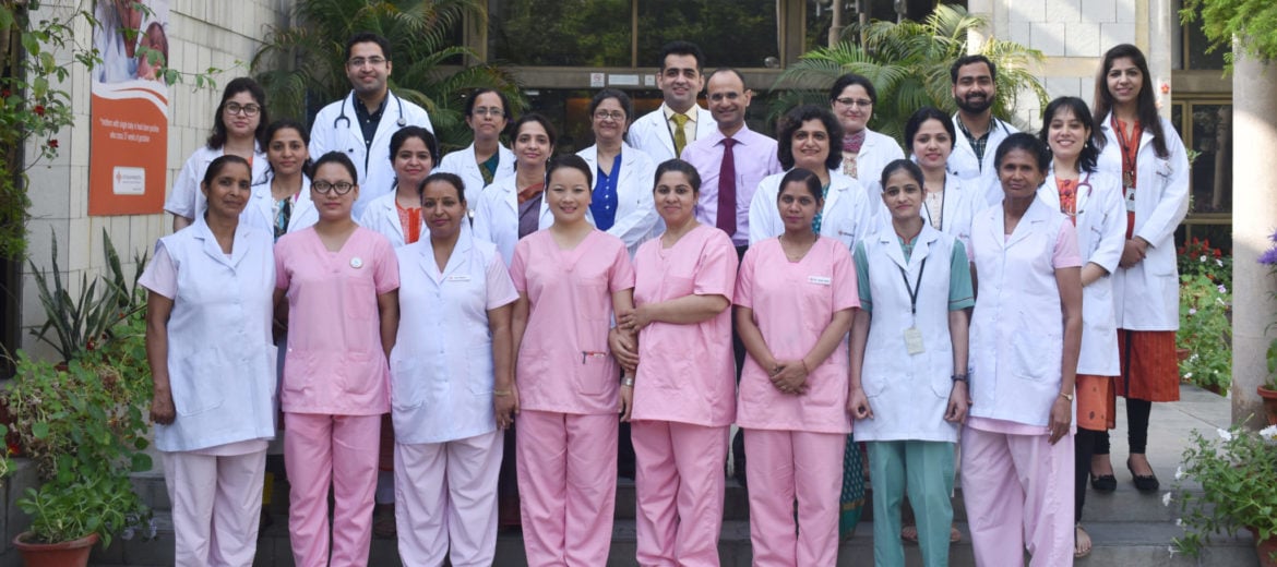 sitaram-bhartia-maternity-team-1170x520.jpg