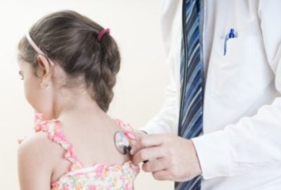 pediatrician-sitarambhartia-checking-child
